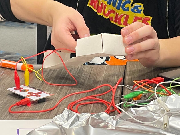 Making a paper prototype to test the main mechanic with the Makey Makey.